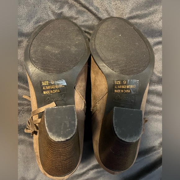 Qupid Suede Ankle Booties - Picture 5 of 5